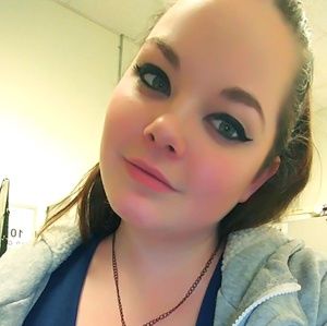 Meet your Posher, Valarie